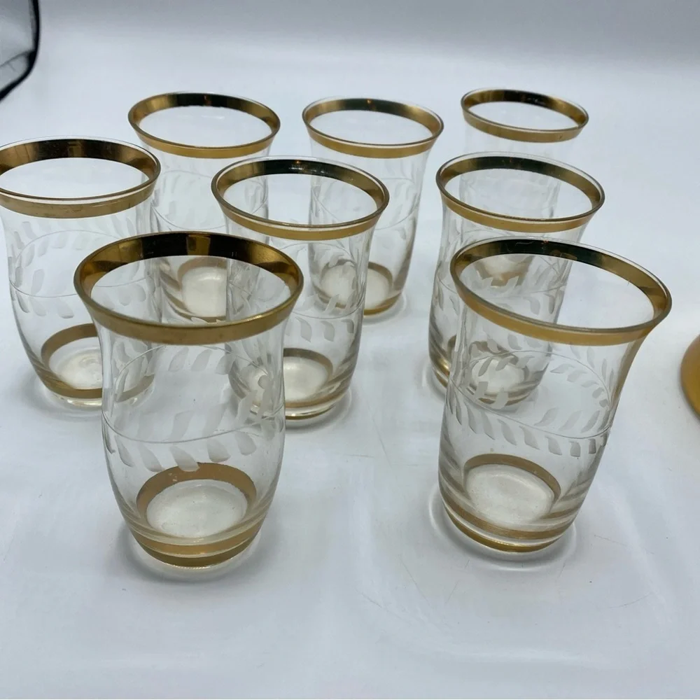 Vintage 24k Etched Gold Trim Decanter With 8 Cups